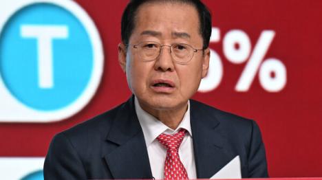 [[단독] 홍준표 복당 로비 명태균-홍 측근 동행사진 나왔다]기사 의 대표 이미지